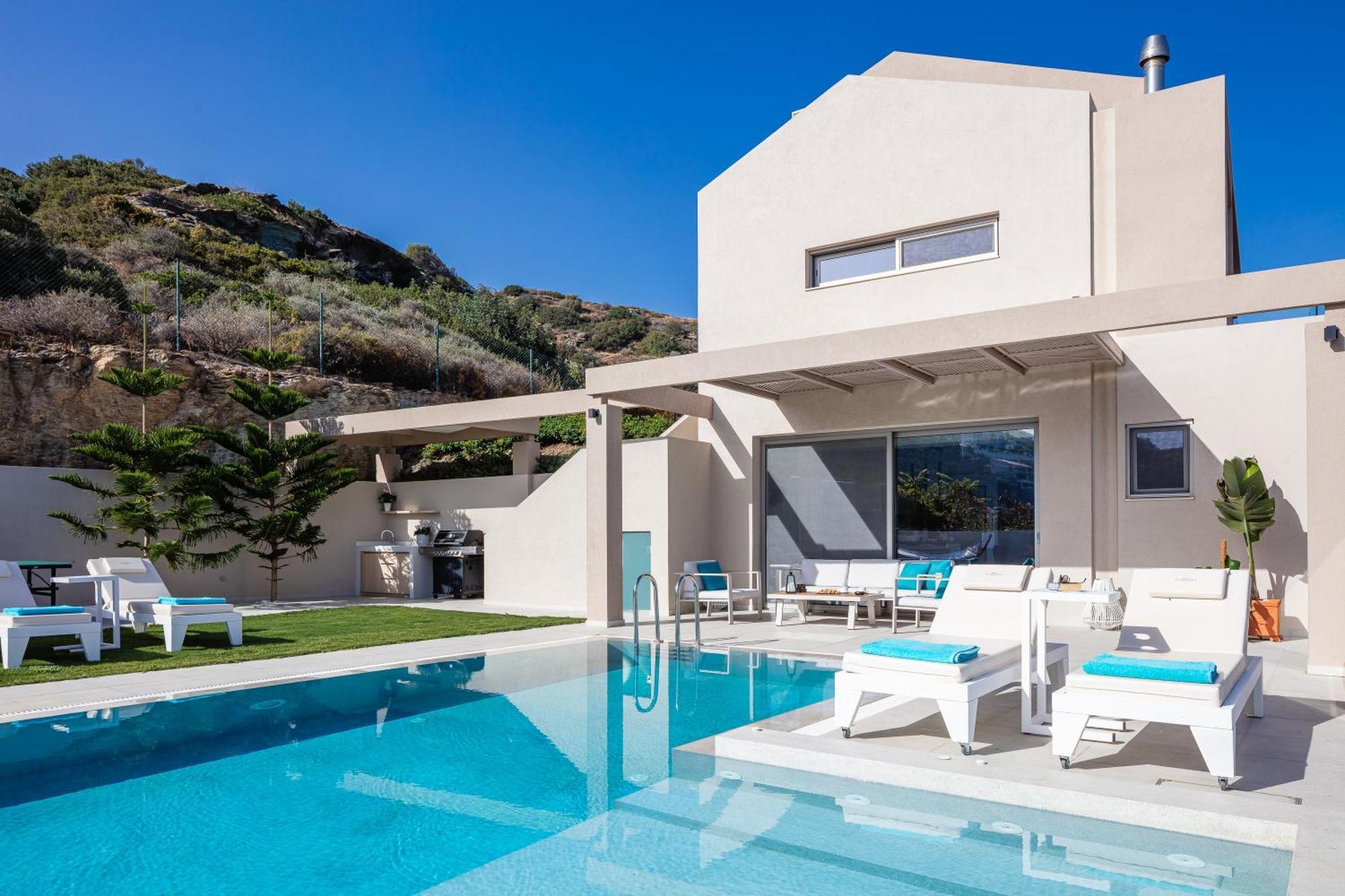 Villa Ligaria Pinnacle Exterior photo